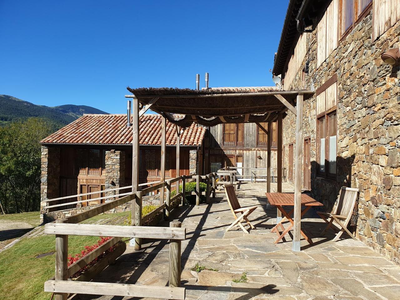 El Serrat Turisme Rural Country house