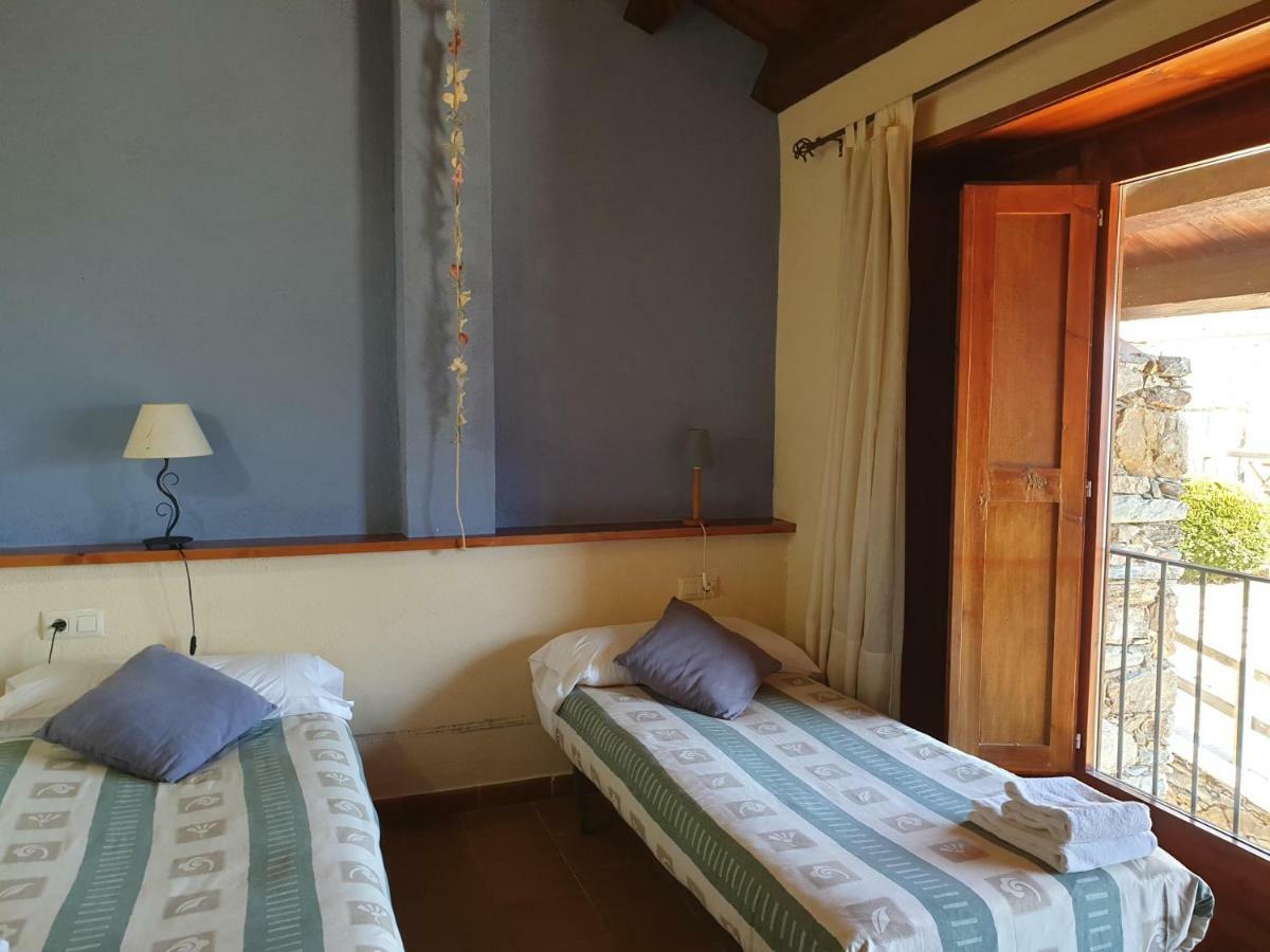 El Serrat Turisme Rural Country house *