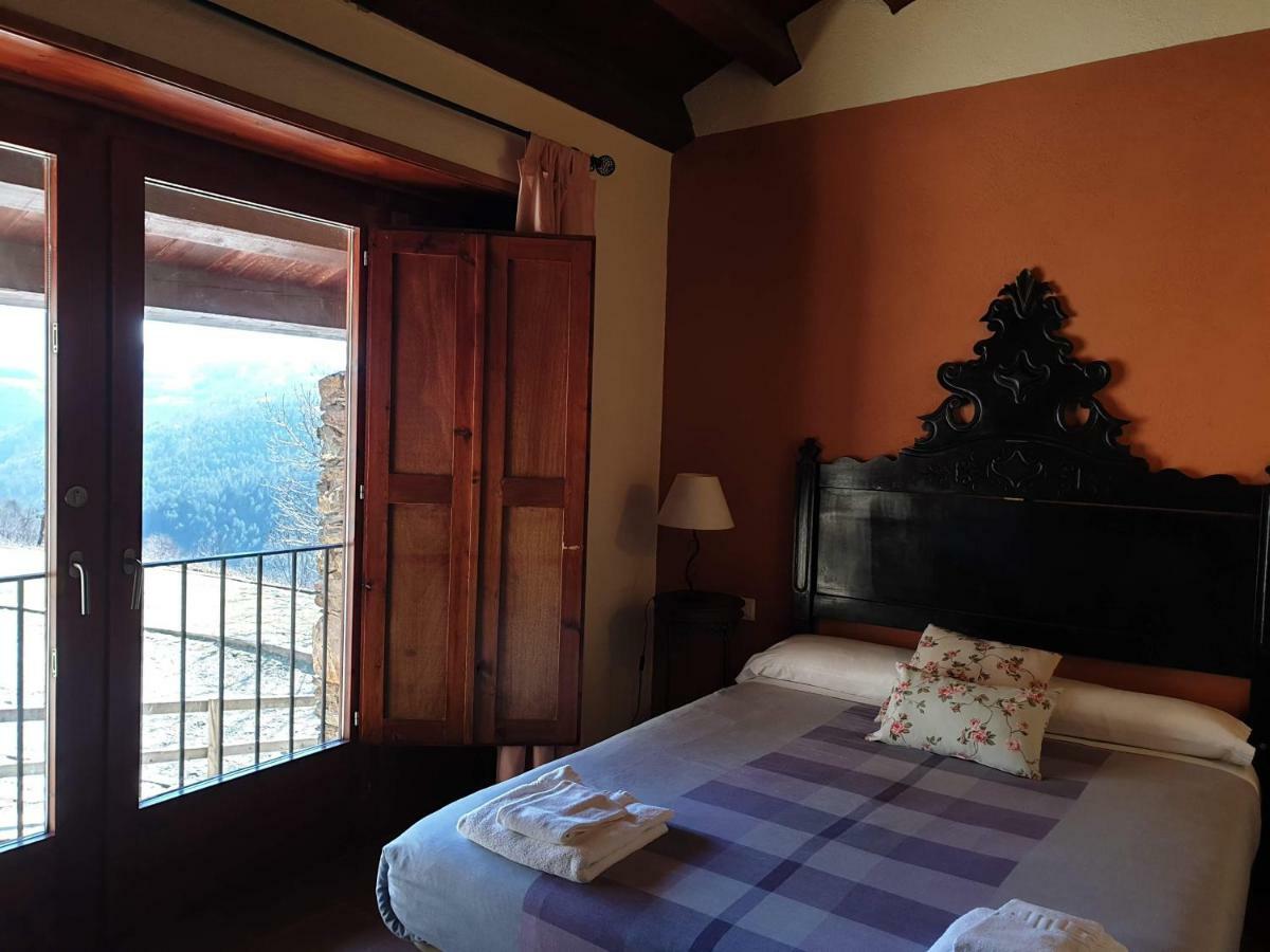 Country house El Serrat Turisme Rural *